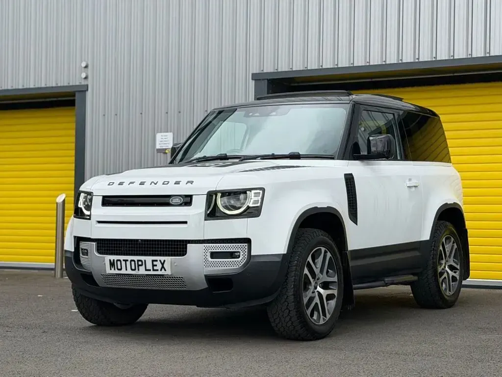 Used Land Rover Defender HSE 250 HP (183 kW) 2023 White SUV