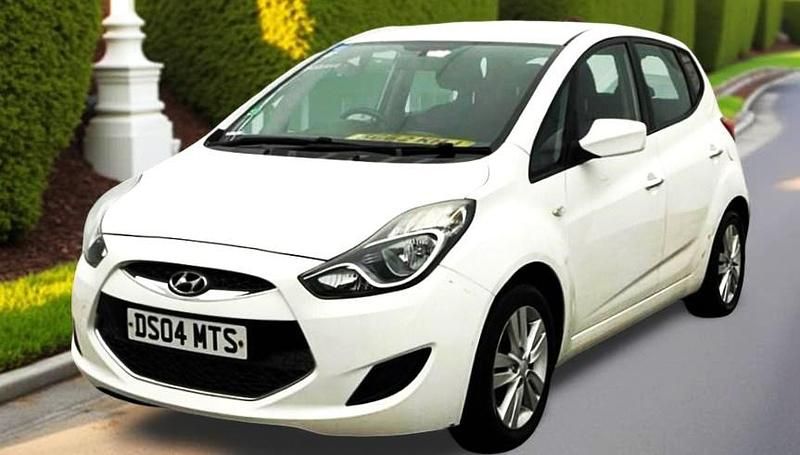 Used Hyundai ix20 Active 123 HP (90 kW) 2012 White Hatchback