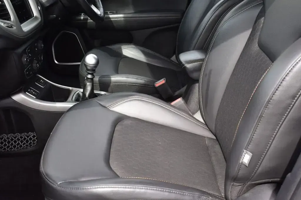 Used Jeep Compass Longitude 120 HP (88 kW) 2019 Bronze SUV