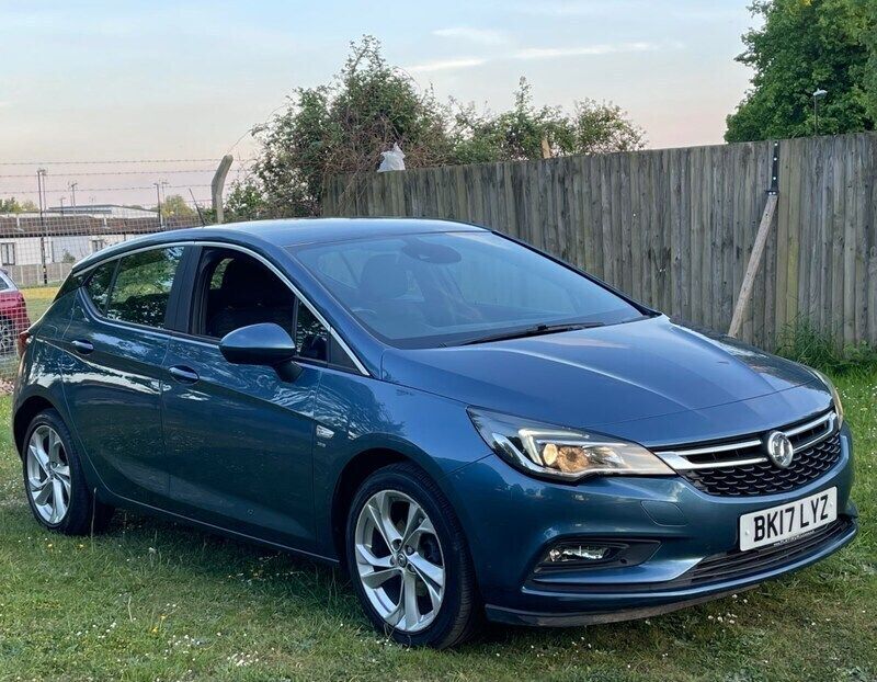 Blue Used 2017 Vauxhall Astra SRi Hatchback | £3,850 (Super price) - Image 1/4