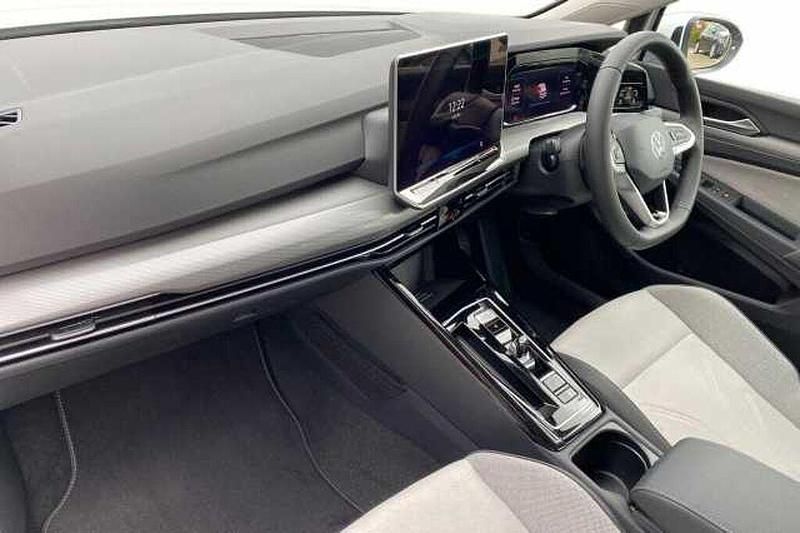 New VW Golf VIII 204 HP (150 kW) 2025