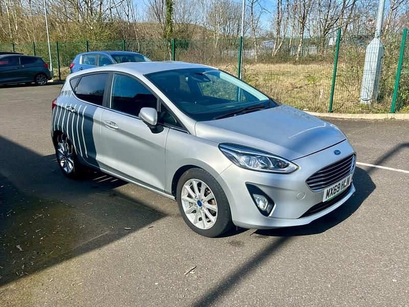 Used Ford Fiesta Titanium 100 HP (73 kW) 2019 Silver Hatchback