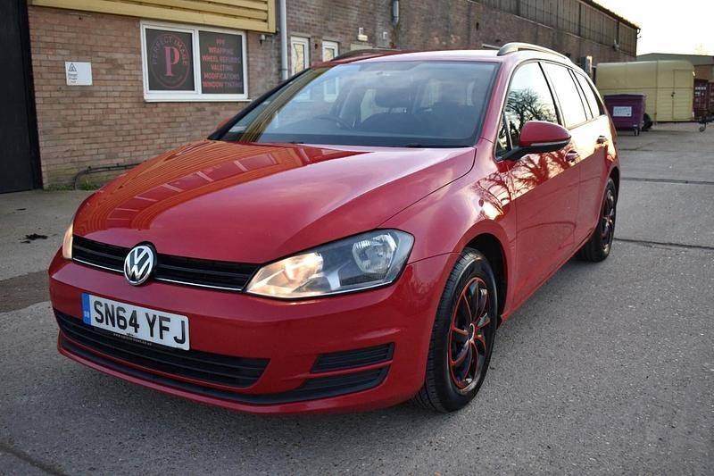 Used VW Golf VII S 110 HP (80 kW) 2014 Red Estate