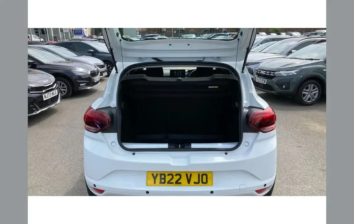 Used Dacia Sandero Comfort 90 HP (66 kW) 2022 White Hatchback