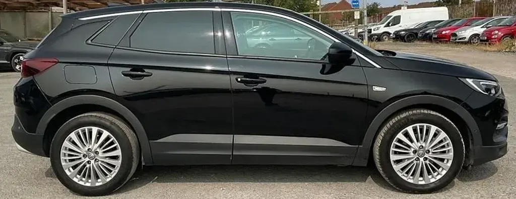 Used Vauxhall Grandland X Business Edition 130 HP (95 kW) 2020 Black SUV