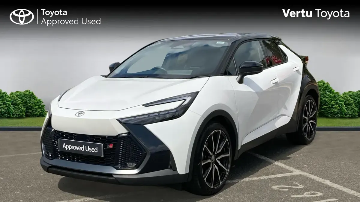 Used Toyota C-HR Sport 197 HP (144 kW) 2026 White SUV