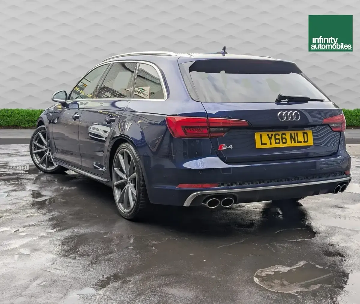Used Audi S4 Advanced 354 HP (260 kW) 2017 Blue Estate