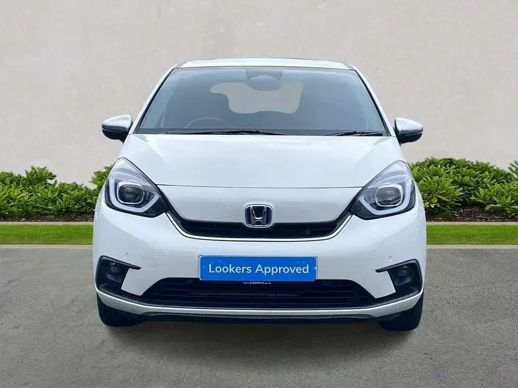 Used Honda Jazz Hybrid 109 HP (80 kW) 2021 White Hatchback