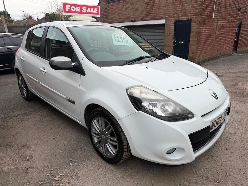 Used Renault Clio IV Dynamique 2012 White Hatchback