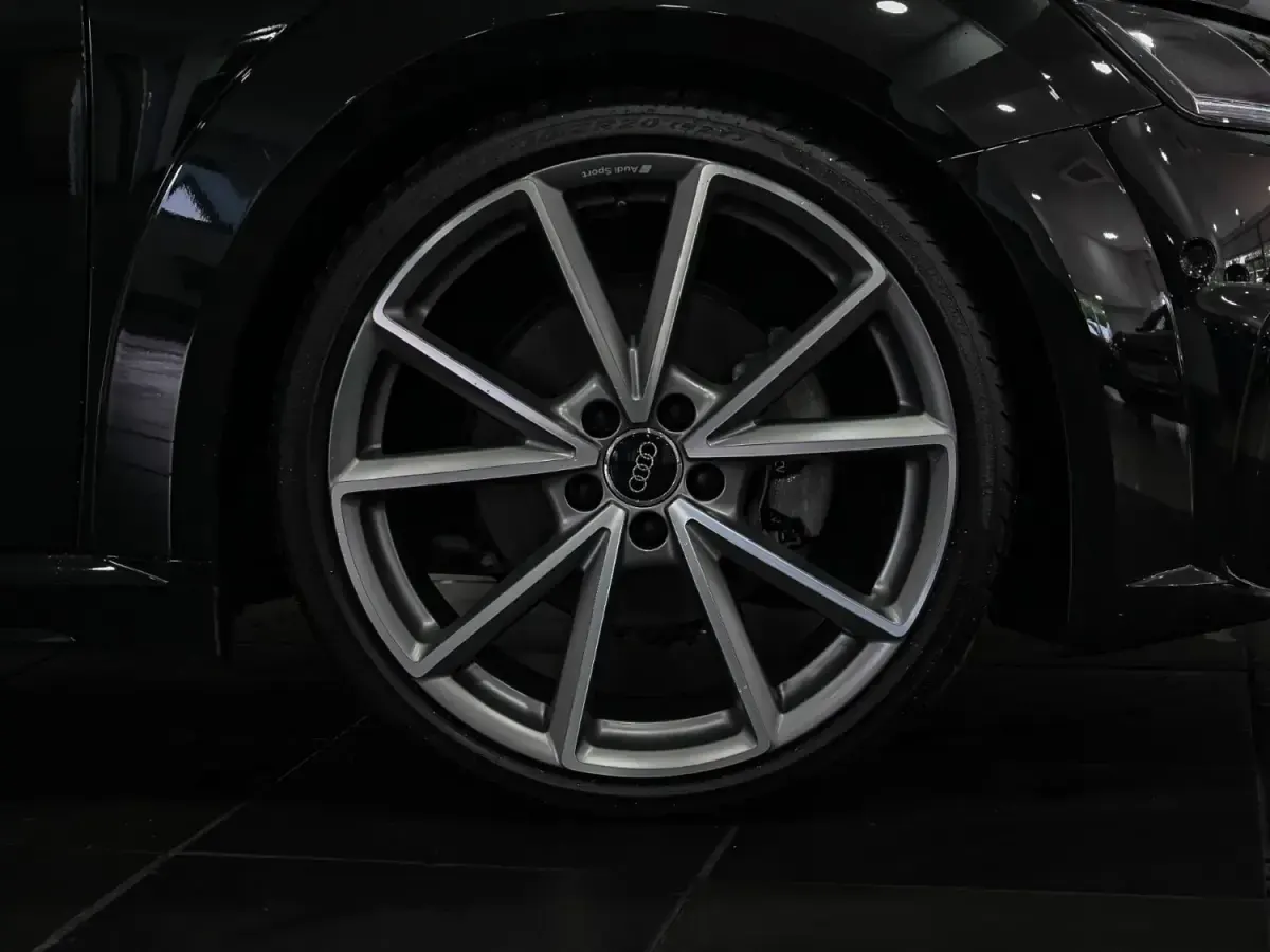 Begagnad Audi TT Black Edition 197 HK (144 kW) 2022 Svart Sportkupé