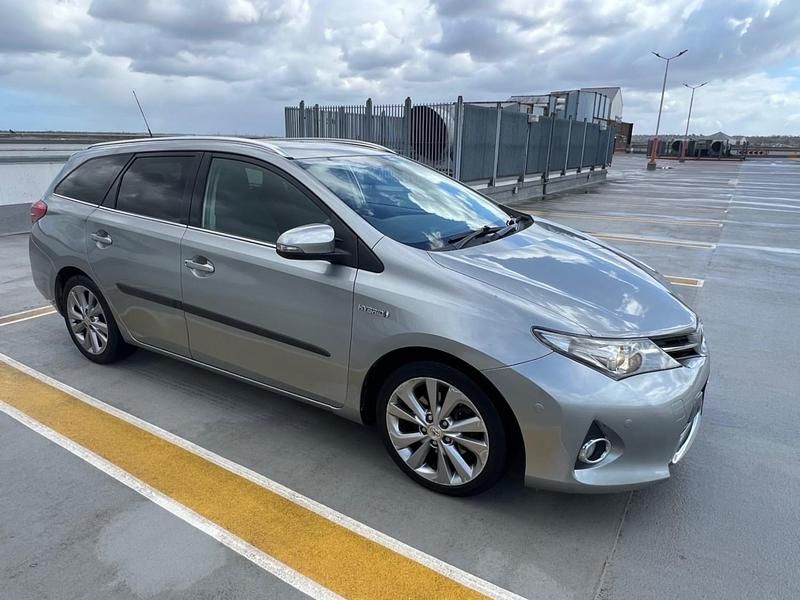 Used Toyota Auris Hybrid 2014 Grey Estate