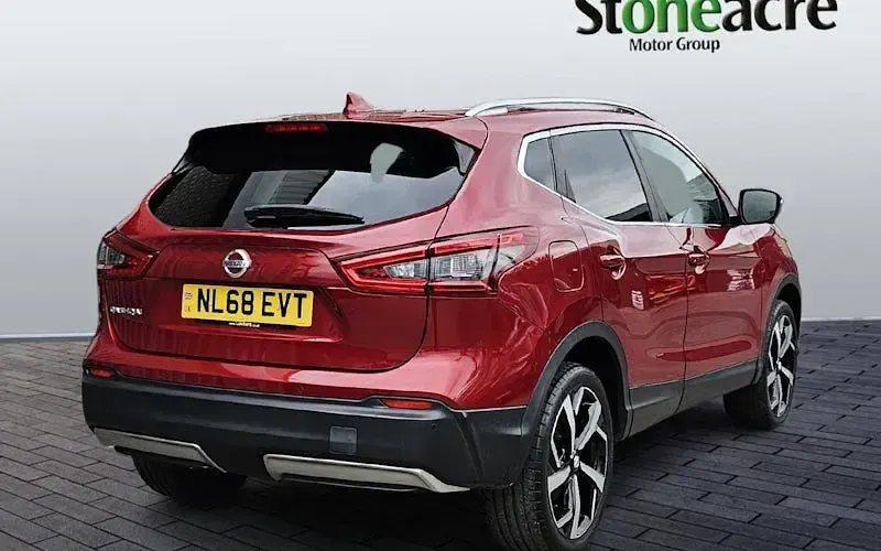 Used Nissan Qashqai Tekna 116 HP (85 kW) 2018 Red SUV