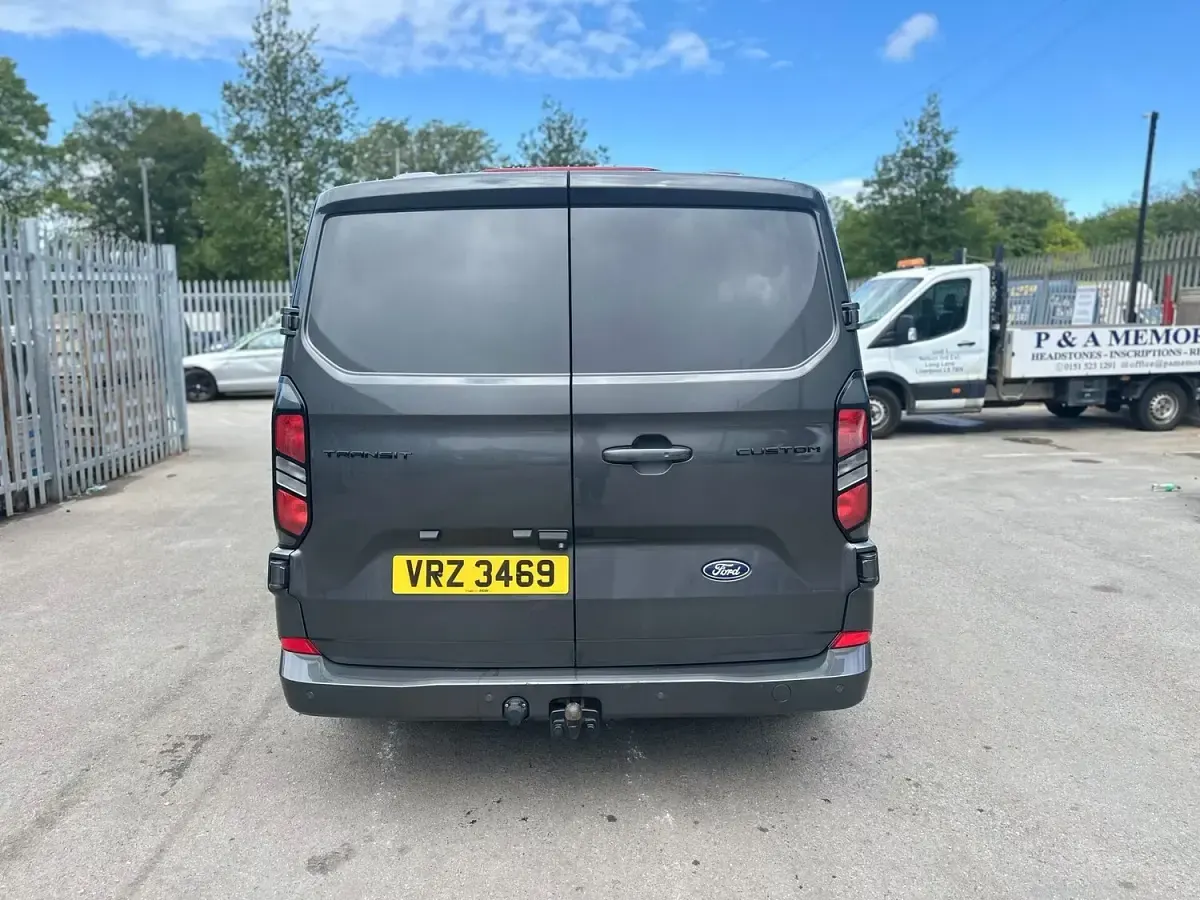 Used Ford Transit Custom Limited 136 HP (100 kW) 2024 Grey Van