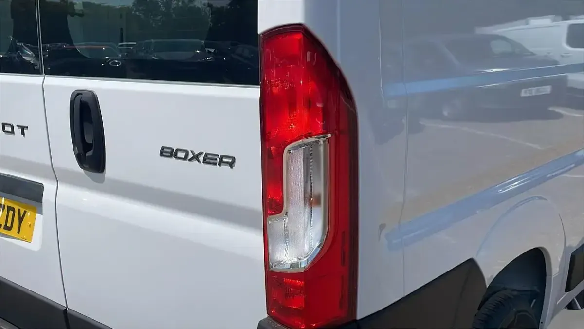 New Peugeot Boxer S 138 HP (101 kW) 2026 White Van