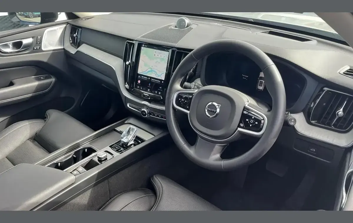 Used Volvo XC60 Ultra 250 HP (183 kW) 2025 Grey SUV