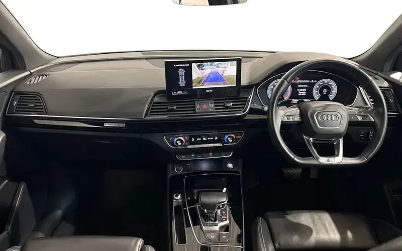 Used Audi Q5 Advanced 299 HP (219 kW) 2021 Silver SUV