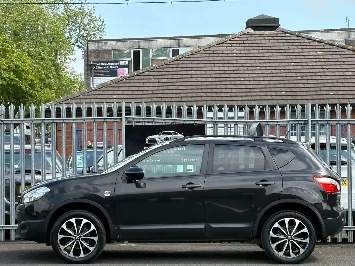 Used Nissan Qashqai 360º 117 HP (86 kW) 2013 Black SUV