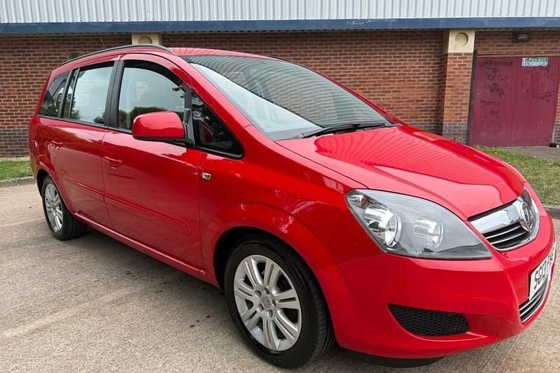 Red Used 2013 Vauxhall Zafira MPV | £2,495 (Good price) - Image 1/1