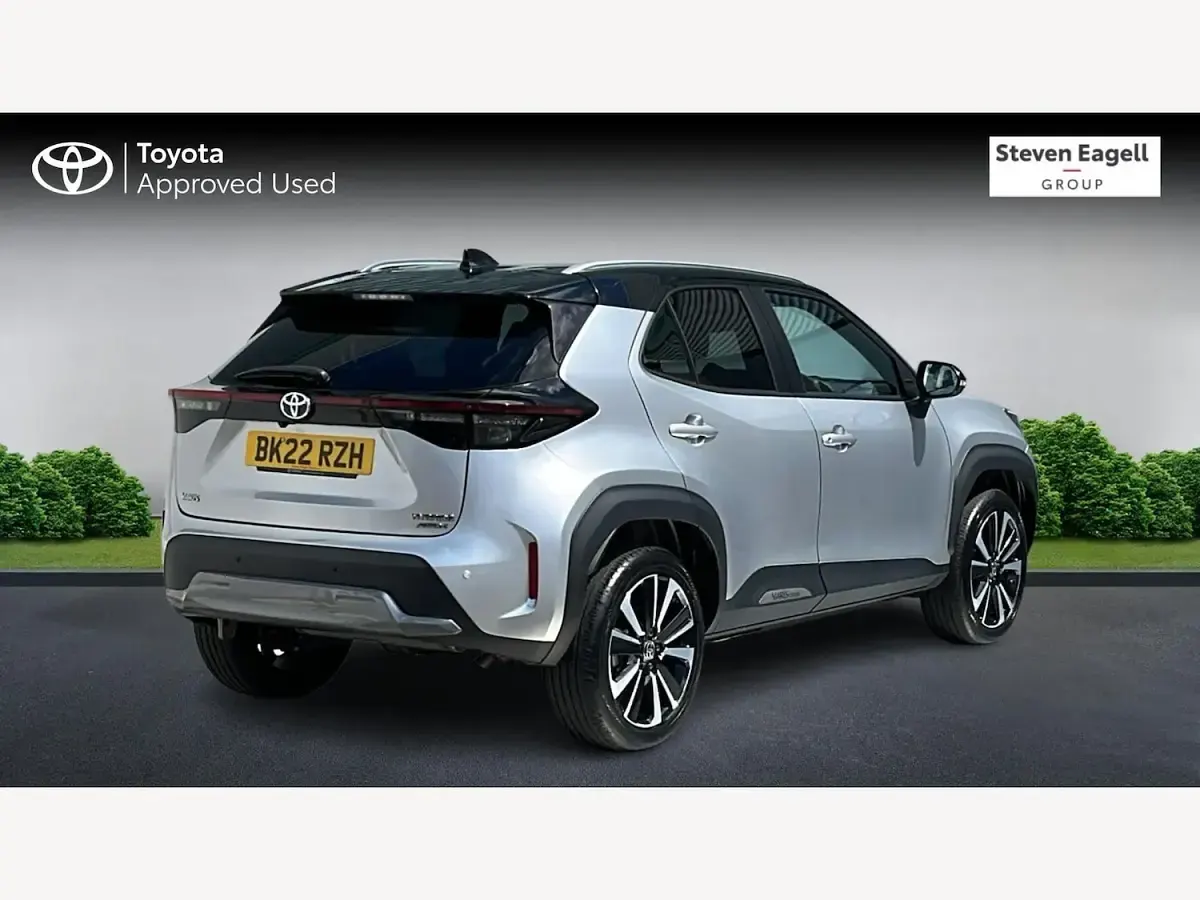 Used Toyota Yaris Edition 91 HP (66 kW) 2022 Silver Hatchback