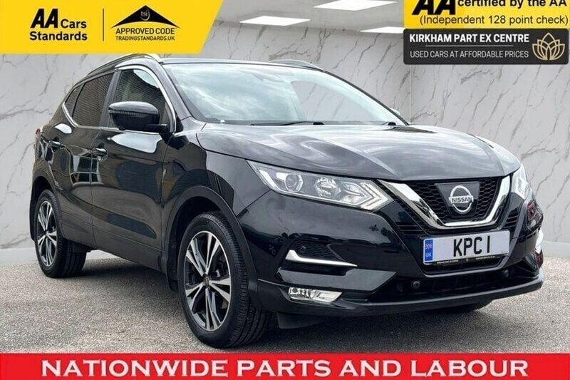 Black Used 2017 Nissan Qashqai N-Connecta SUV | £10,995 (Fair price) - Image 1/1