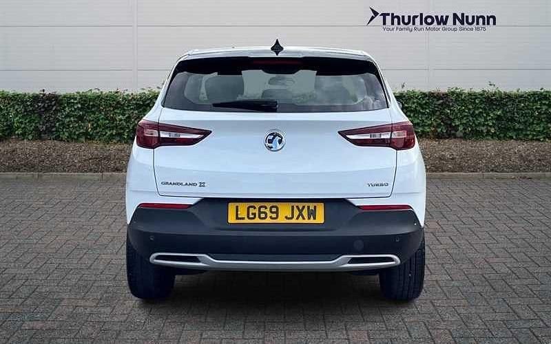 Used Vauxhall Grandland X Sport 131 HP (96 kW) 2019 White SUV