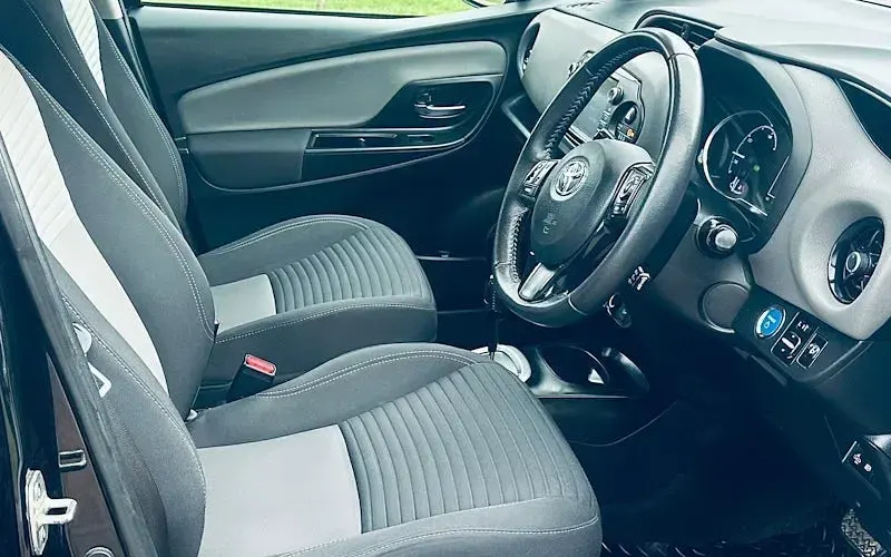 Used Toyota Yaris Hybrid 101 HP (74 kW) 2019 Hatchback
