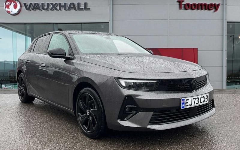 Used 2025 Vauxhall Astra Hatchback | £17,495 (Good price) - Image 1/4