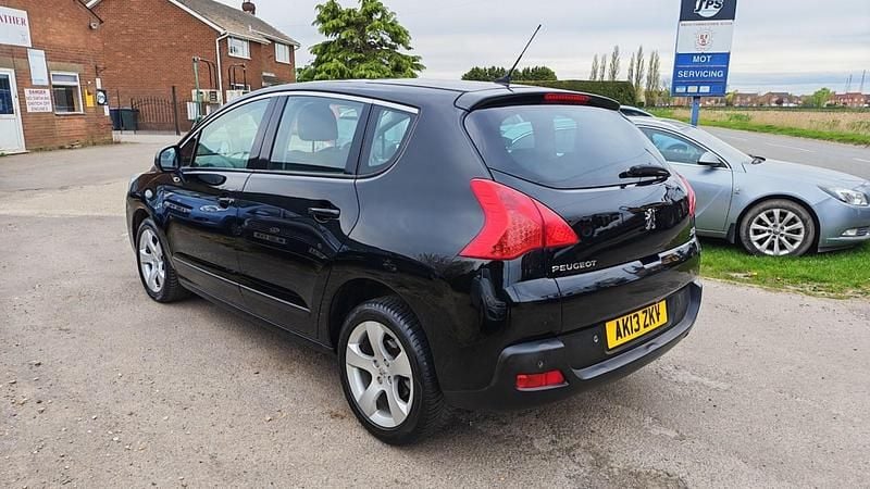 Second-hand Peugeot 3008 Active 2013 Negru Break