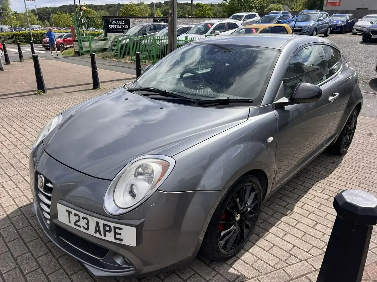 Used Alfa Romeo MiTo Distinctive 120 HP (88 kW) 2013 Grey Hatchback