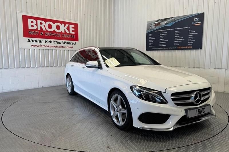 Used Mercedes C220 AMG Line Premium Plus 170 HP (125 kW) 2015 White Estate