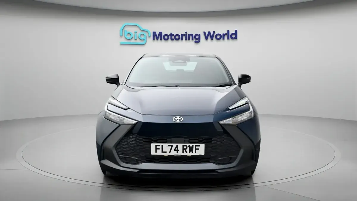 Usado Toyota C-HR 140 HP (102 kW) 2024 SUV