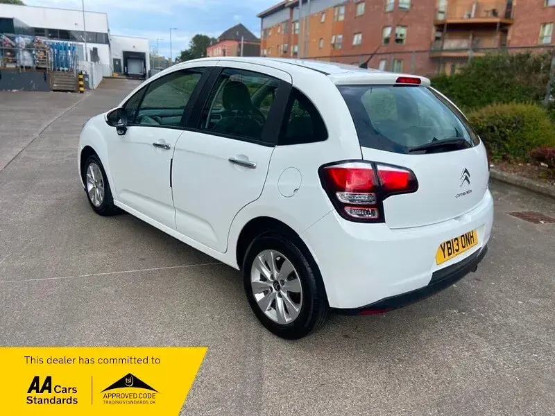 Used Citroën C3 VTR Sport 68 HP (50 kW) 2013 White Hatchback