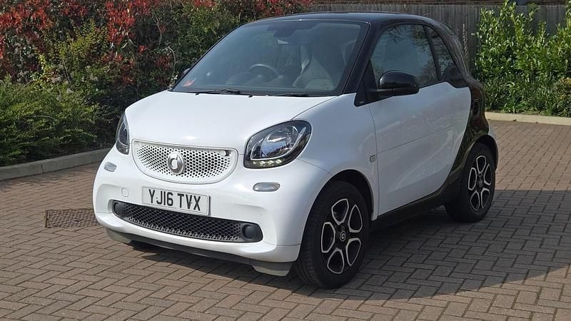 Used Smart ForTwo Coupé Premium 2016 White Coupe