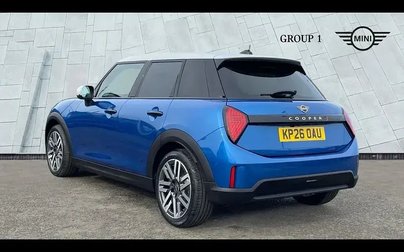 Used Mini Cooper Classic 150 kW (204 HP) 2026 Blue Hatchback