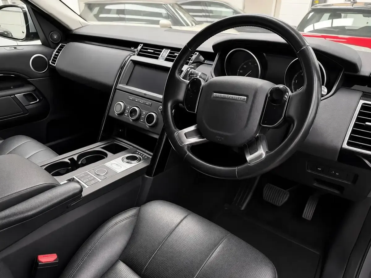 Used Land Rover Discovery SE 2019 Silver SUV