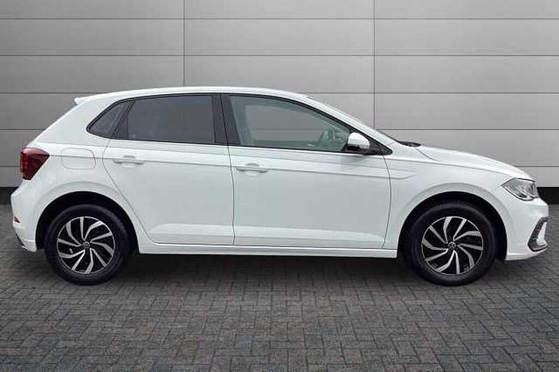 Used VW Polo Life 95 HP (69 kW) 2022 White Hatchback