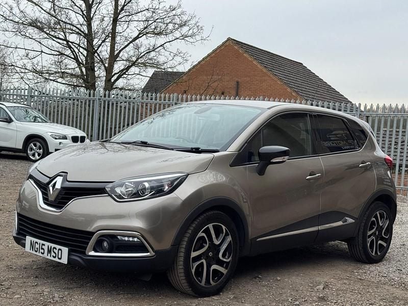 Used Renault Captur Dynamique 90 HP (66 kW) 2015 Beige SUV