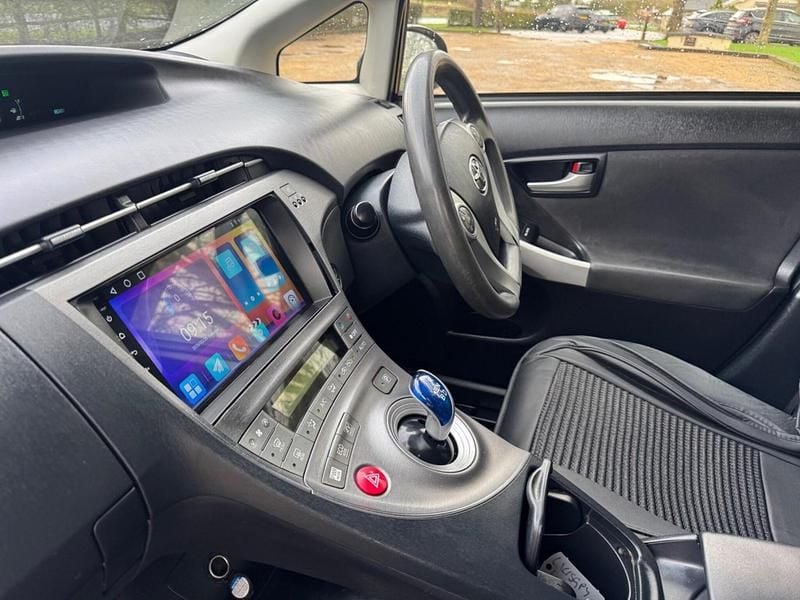 Used Toyota Prius 122 HP (89 kW) 2019 Black Hatchback