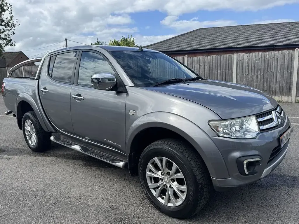 Used Mitsubishi L200 134 HP (98 kW) 2016 Grey Pickup