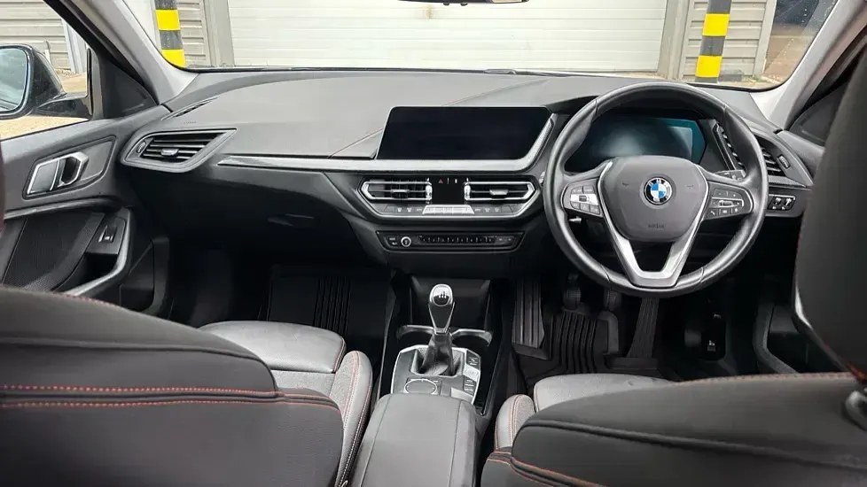 Used BMW 118 Sport Line 136 HP (100 kW) 2021 Grey Hatchback