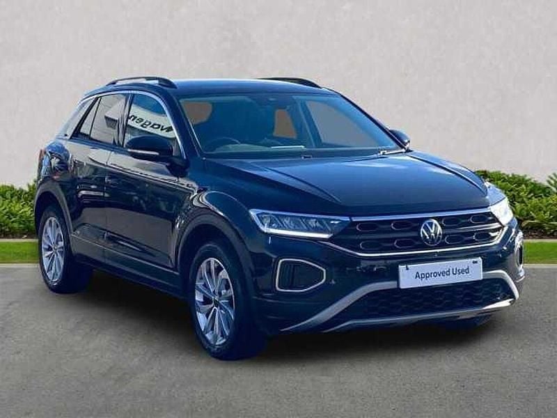 Black Used 2022 VW T-Roc Life SUV | £17,577 (Fair price) - Image 1/4