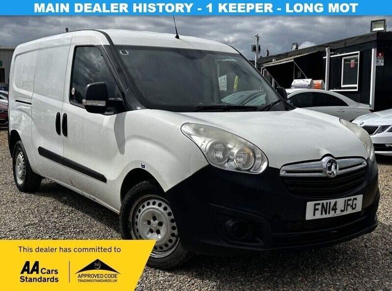 White Used 2014 Vauxhall Combo S MPV | £3,490 (Super price) - Image 1/4