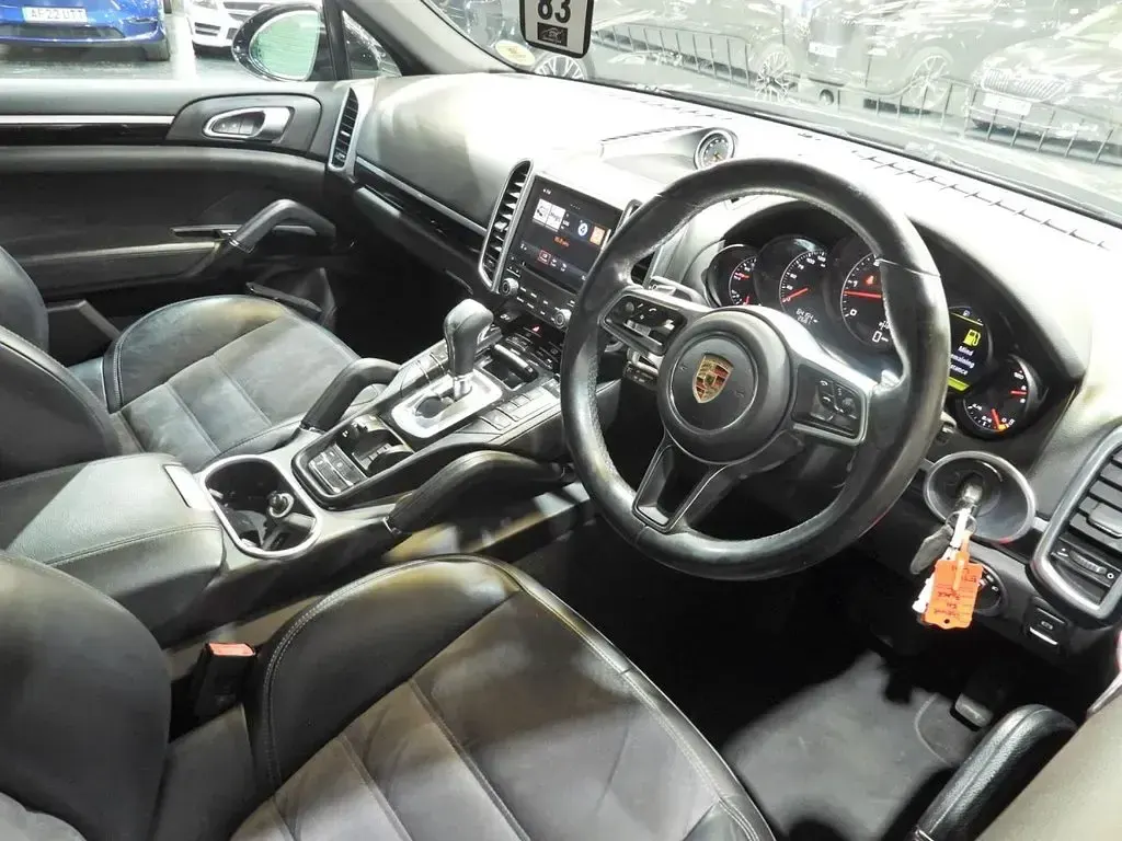 Used Porsche Cayenne Platinum Edition 262 HP (192 kW) 2017 Black SUV