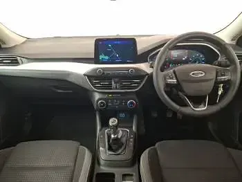 Usado Ford Focus Zetec 125 CV (91 kW) 2020 Rojo Utilitario
