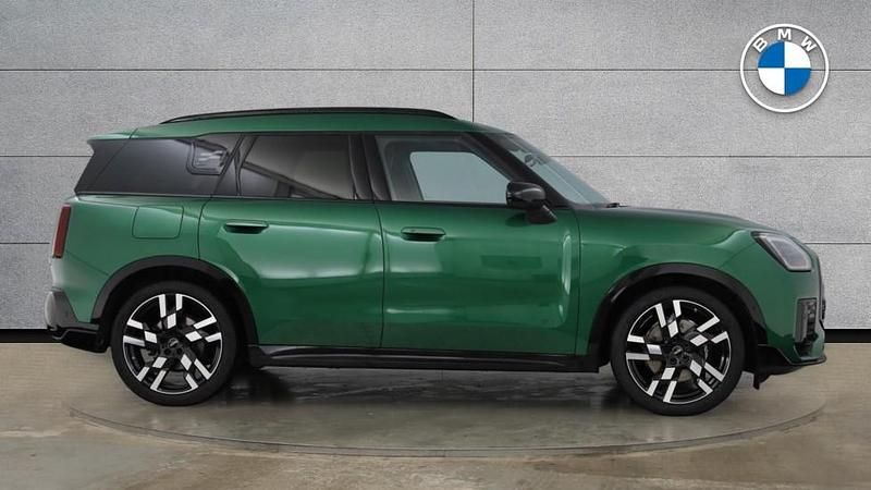 Used Mini Countryman 215 HP (158 kW) 2025 Green SUV