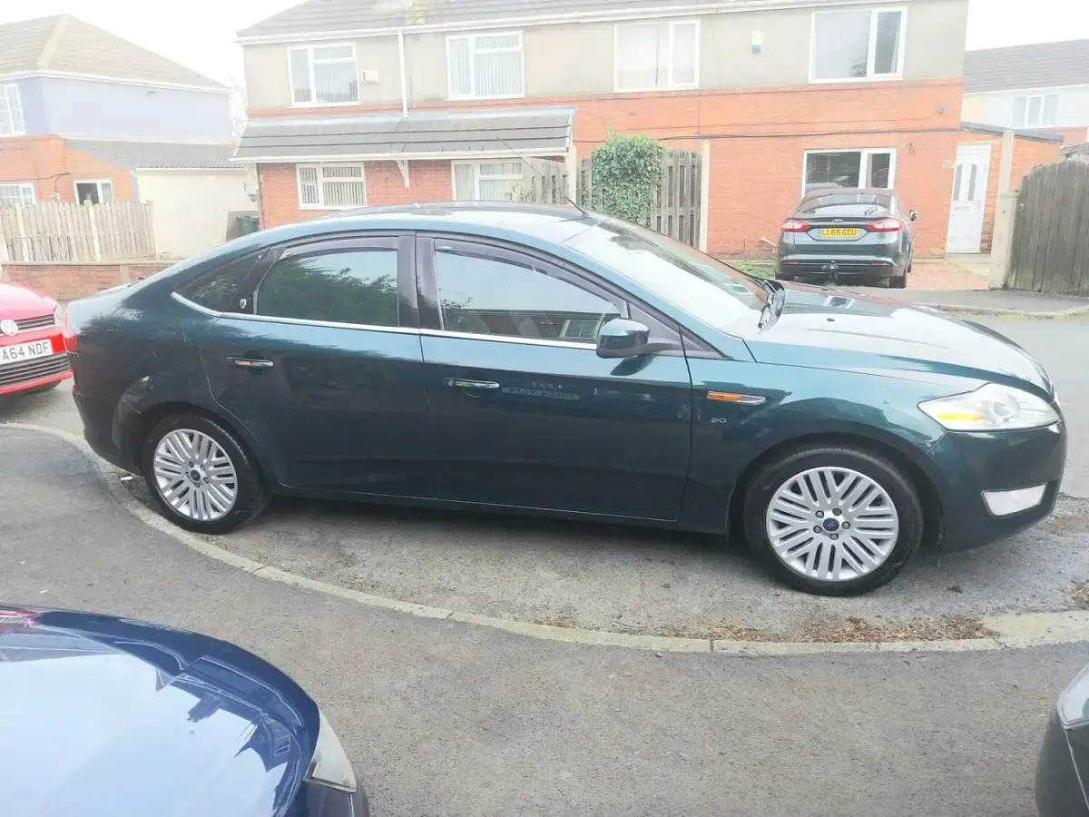 Used Ford Mondeo Ghia 140 HP (102 kW) 2008 Green Hatchback