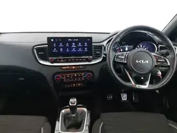 Käytetty Kia Ceed GT-Line 138 HP (101 kW) 2024 Musta Viistoperä