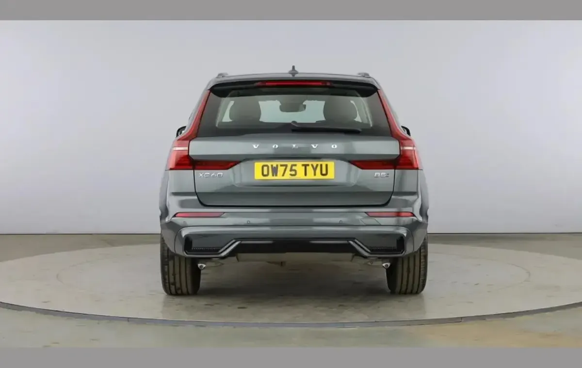 Used Volvo XC60 Plus 250 HP (183 kW) 2026 Forest lake SUV