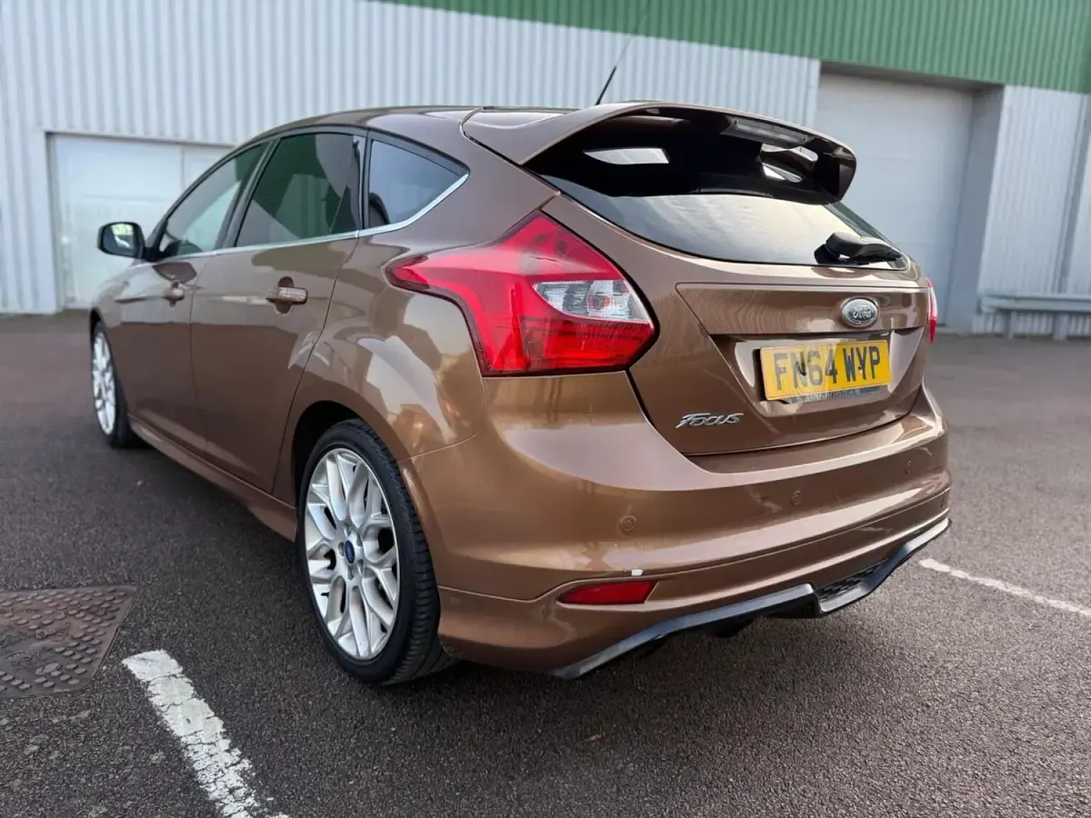 Used Ford Focus Zetec 2014 Brown Hatchback