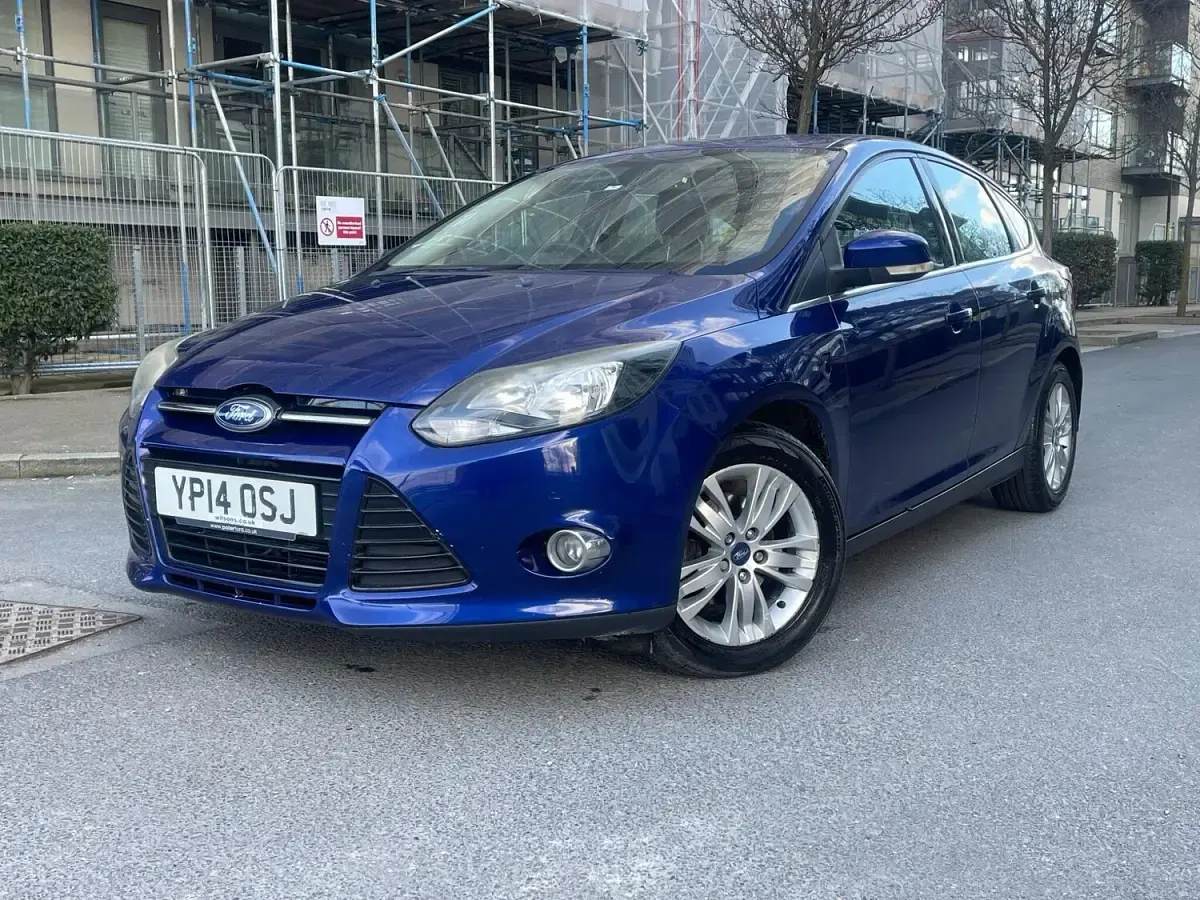 Used Ford Focus Titanium 125 HP (91 kW) 2014 Blue Hatchback